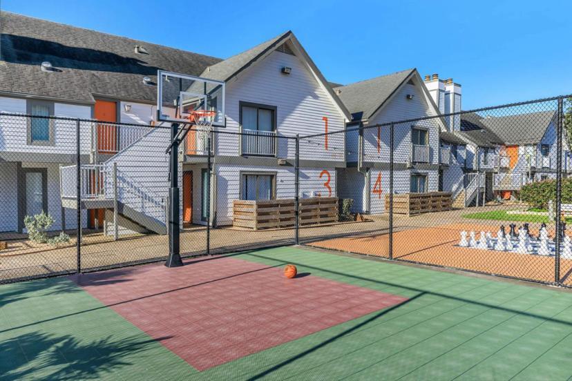 The Cozy Clouds Resort At Nrg Houston Exterior photo